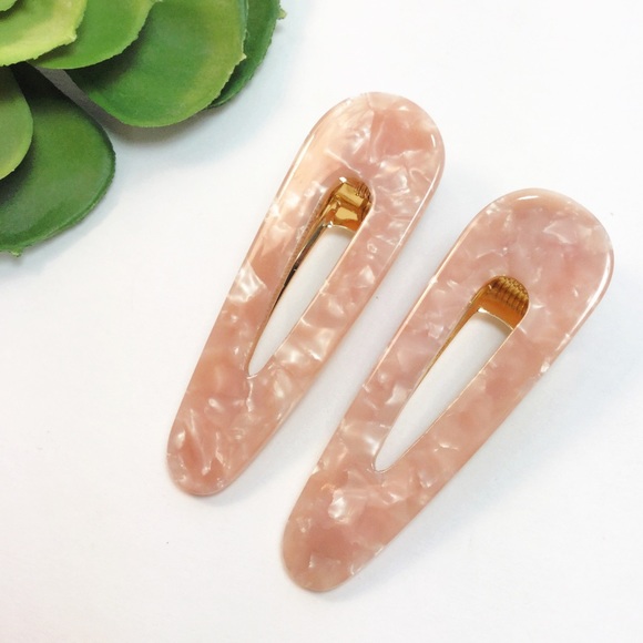 Encore Chic Accessories - Pink Pearly Asymmetrical Resin Hair Clips 2pk